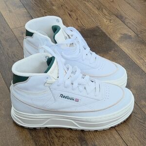 Reebok Women's Club C Geo Mid Tennis Sneaker Size 7